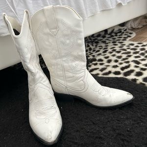 White cowgirl boots